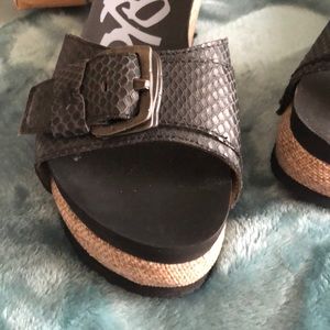 OTBT Dundy Platform Sandals.